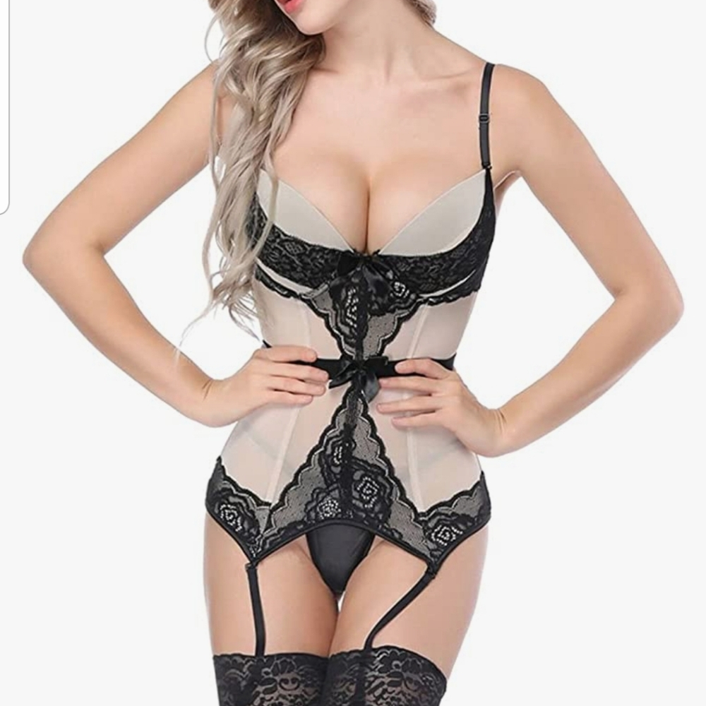 NWOT Black Lace Vintage Style Bustier/Corset